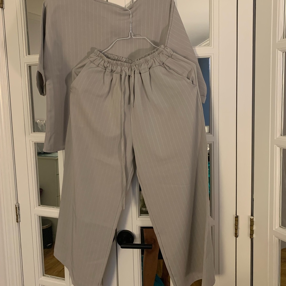 Half leg pant set. Size 2-4